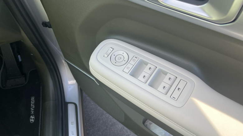 Hyundai SANTA FE 1.6 TGDi Plug-in Hybrid Ultimate 5dr 4WD Auto Estate